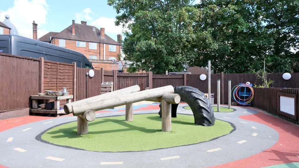 Nursery photograph 1774611130595 - profile view