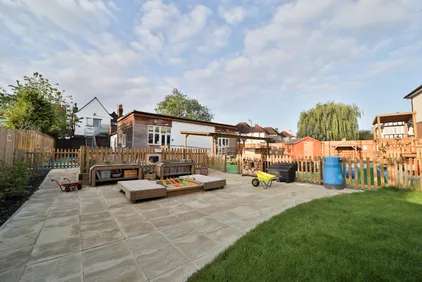 Nursery photograph 1774611177617 - profile view